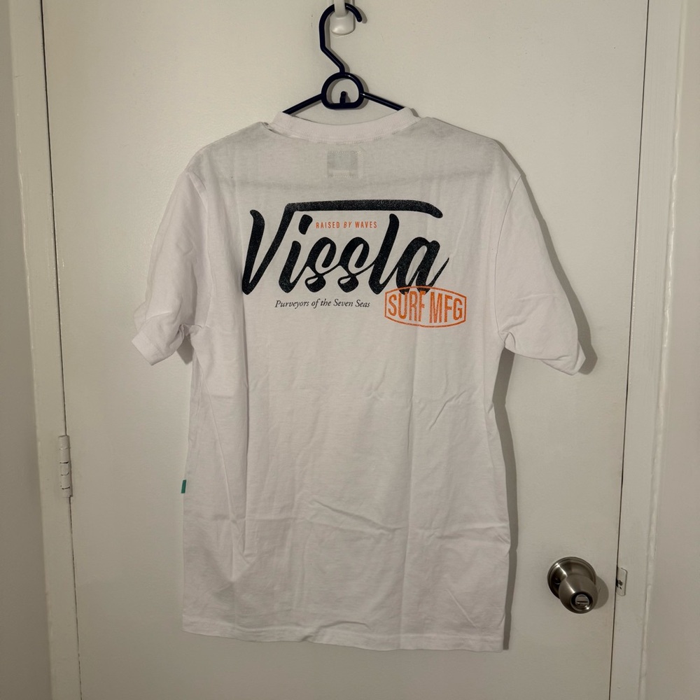NWT VISSLA White Tee with Logo Graphic